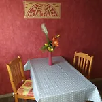 Zwei Schlafzimmer Und Absperrbare Fahrradgarage Daire