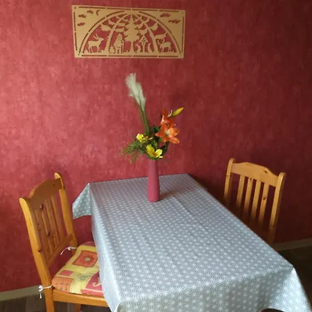 80 Qm Apartment, Zwei Schlafzimmer Und Eigener Parkplatz Appartement