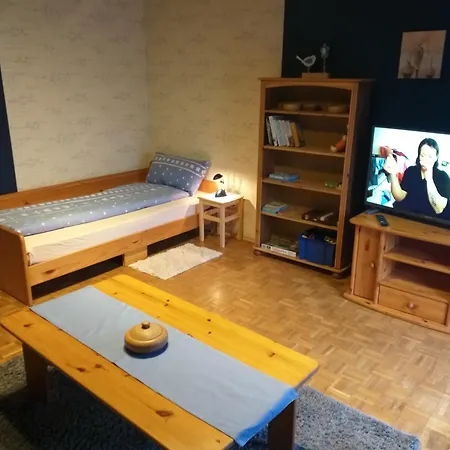 80 Qm Apartment, Zwei Schlafzimmer Und Eigener Parkplatz * Baumholder
