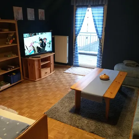 Appartement 80 Qm Apartment, Zwei Schlafzimmer Und Eigener Parkplatz