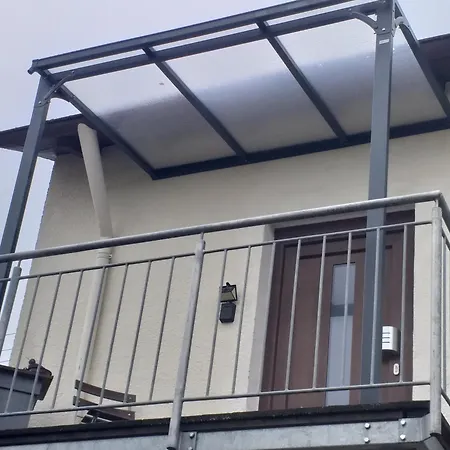 Zwei Schlafzimmer Und Absperrbare Fahrradgarage *