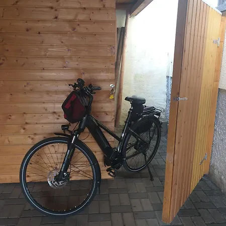 80 Qm Apartment, Zwei Schlafzimmer Und Eigener Parkplatz Baumholder