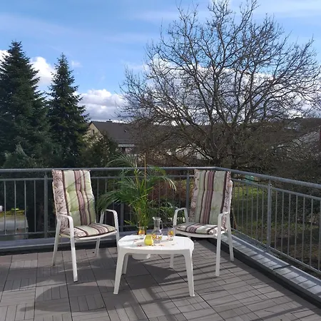 80 Qm Apartment, Zwei Schlafzimmer Und Eigener Parkplatz * Baumholder