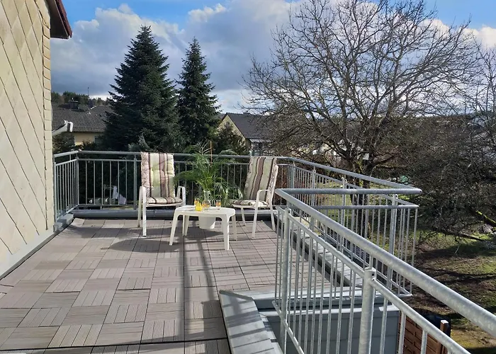 Zwei Schlafzimmer Und Absperrbare Fahrradgarage *